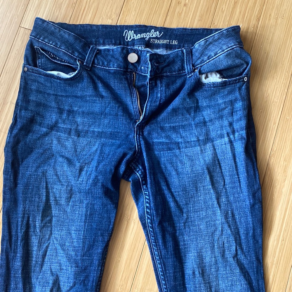 Wrangler straight leg jeans